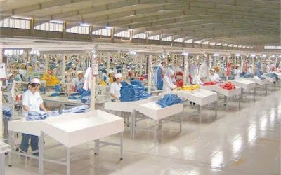 SEMPAT TIDAK ADA KEJELASAN, DELAPAN ANGGOTA SERIKAT PT SAI GROBOGAN TANDA TANGAN KONTRAK
