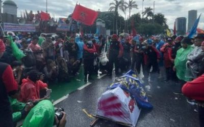 10 TUNTUTAN ALIASI BURUH DAN MAHASISWA DALAM TOLAK PERPPU CIPTA KERJA