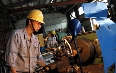 GAJI TKA CHINA DI SMELTER NIKEL KALAHKAN PEKERJA LOKAL