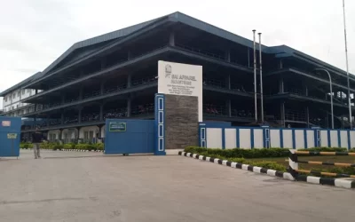 DARI KERJA KONTRAK HINGGA WAJIB MENGGUNAKAN SANDAL SWALLOW: TINJAUAN HUKUM TERHADAP PERATURAN-PERATURAN DI PT SAI APPAREL GROBOGAN
