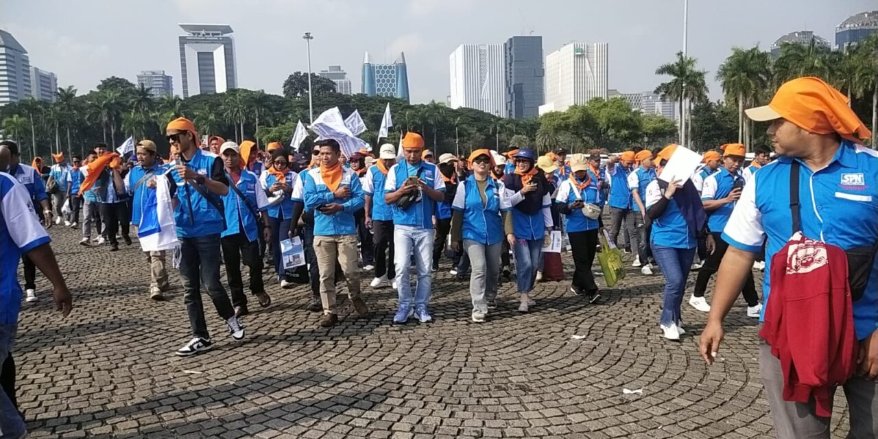 May Day 2025: Presiden Prabowo Hadiri Peringatan Hari Buruh di Monas, Ribuan Buruh Antusias Sambut Pidato Kebangsaan