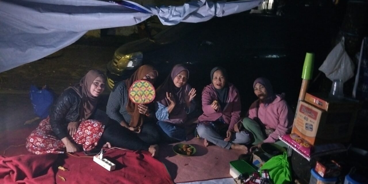 Buruh PT Ocean Champ Seafood Bermalam di Kantor Disnakertrans Sulsel, Tuntut Hak yang Belum Dibayar