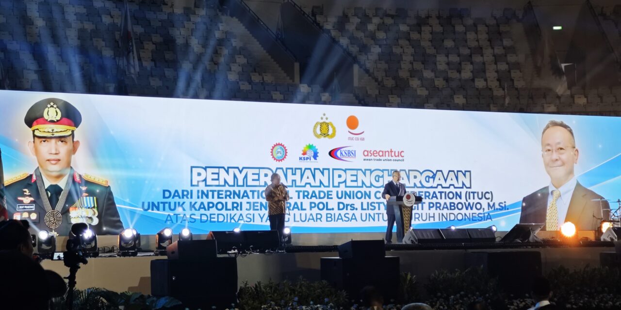 Kapolri Jenderal Listyo Sigit Terima Penghargaan Dunia dari ITUC, Disambut Meriah Ribuan Buruh