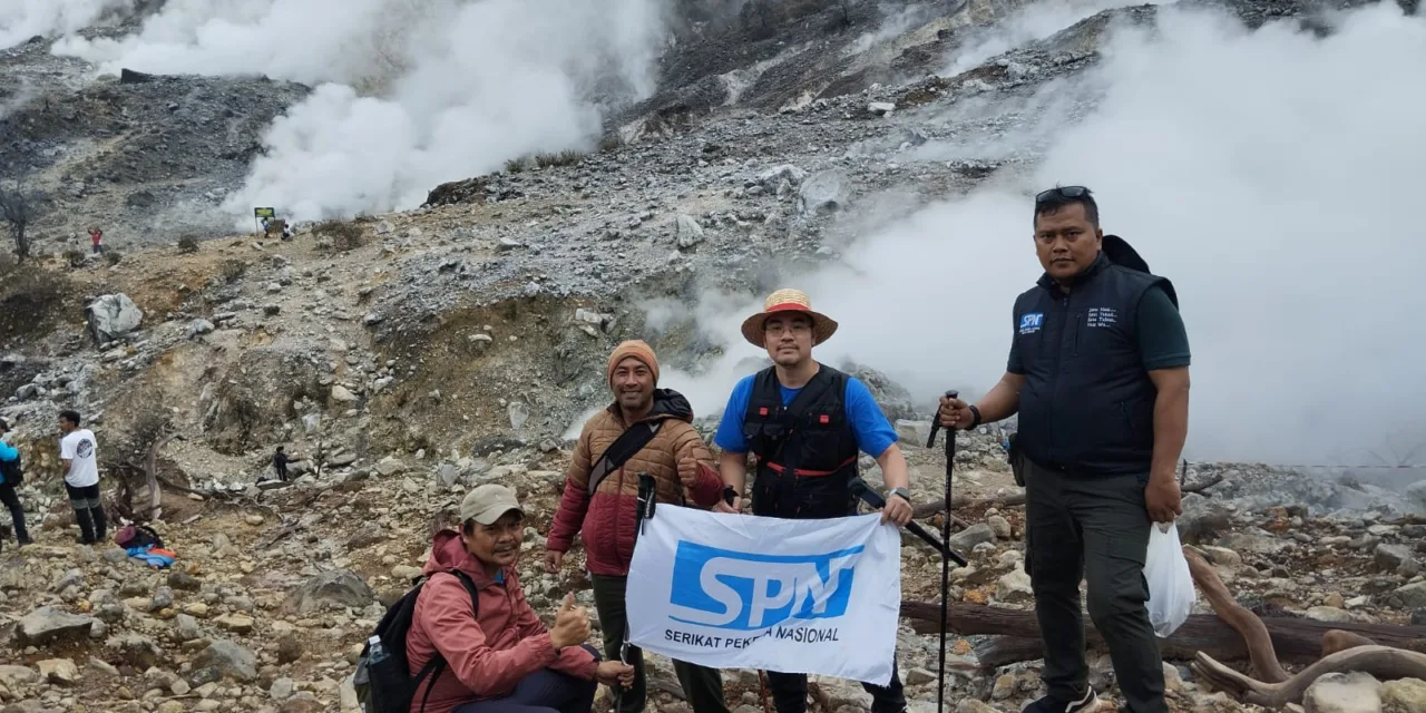 RS BSH Gelar Trekking Kawah Ratu Bersama PSP SPN PT Coats Rejo Indonesia, Rayakan Hari Kesehatan Nasional ke-61 Kota Bogor