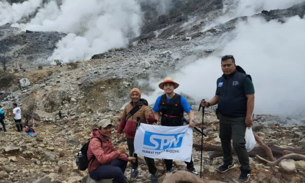 RS BSH Gelar Trekking Kawah Ratu Bersama PSP SPN PT Coats Rejo Indonesia, Rayakan Hari Kesehatan Nasional ke-61 Kota Bogor