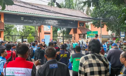 Pengusaha Mangkir, Buruh Kecam Deadlock Upah di Jakarta Timur