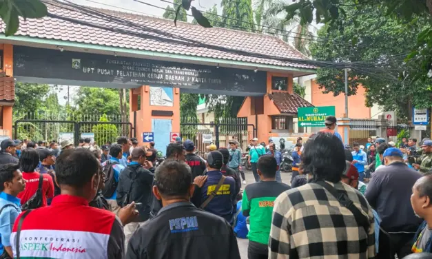 Pengusaha Mangkir, Buruh Kecam Deadlock Upah di Jakarta Timur
