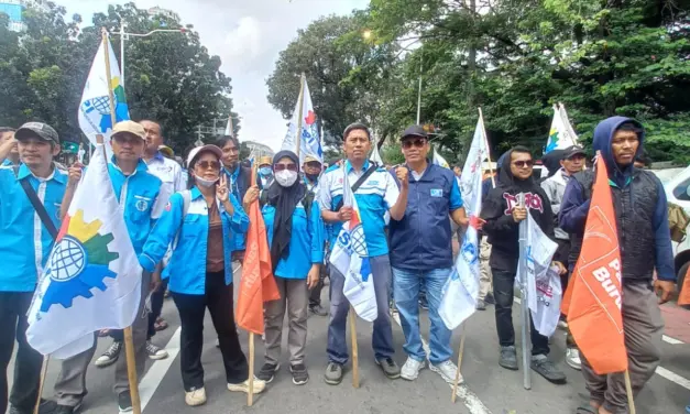 SPN Serbu Istana Negara, Tuntut Revisi UMP DKI Jakarta 2026