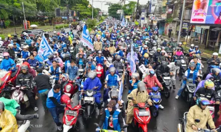 Tolak PP 49/2025, Ribuan Buruh Serang Geruduk Kantor Bupati Tuntut UMK Naik 12%