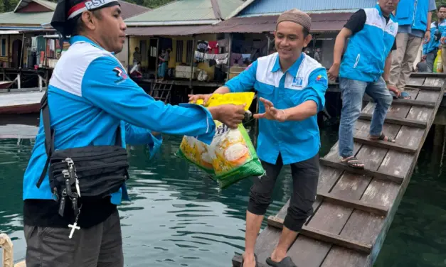 SPN Morowali Berbagi Sembako di Kepulauan Sambori