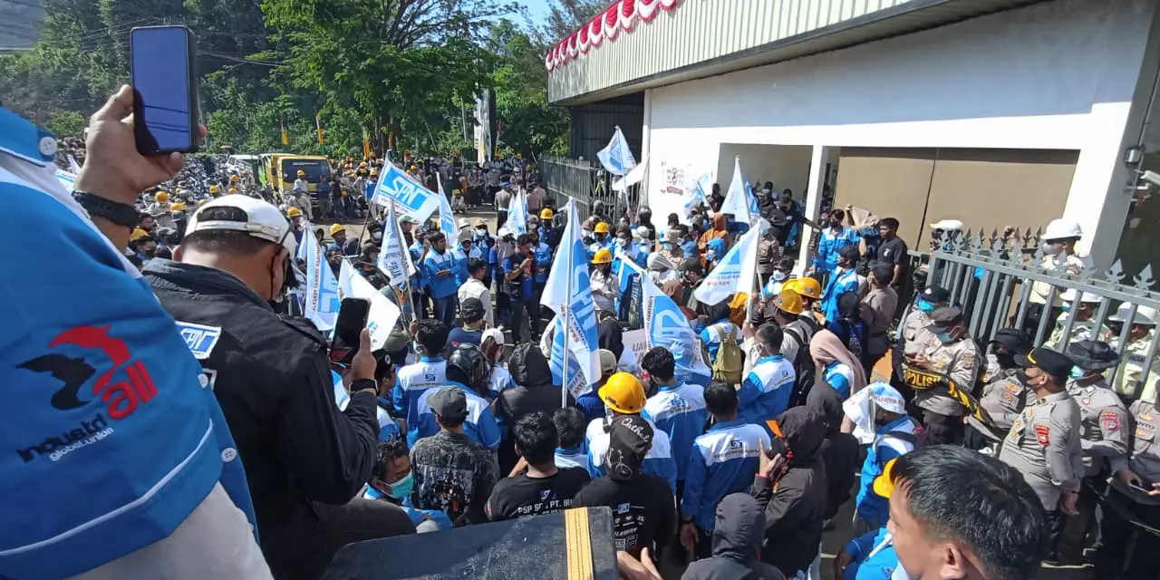 Aksi 1.000 Buruh SPN Morowali: Simbol Perjuangan Keadilan di Gerbang IMIP