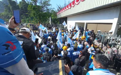 Aksi 1.000 Buruh SPN Morowali: Simbol Perjuangan Keadilan di Gerbang IMIP