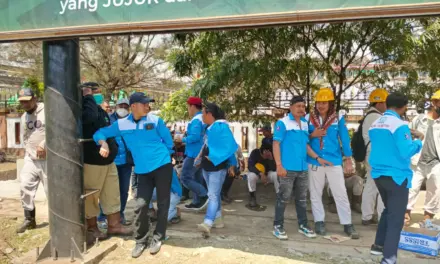 Buruh Berteduh di Bawah Pohon: Potret Risiko Perubahan Iklim di Kawasan Industri