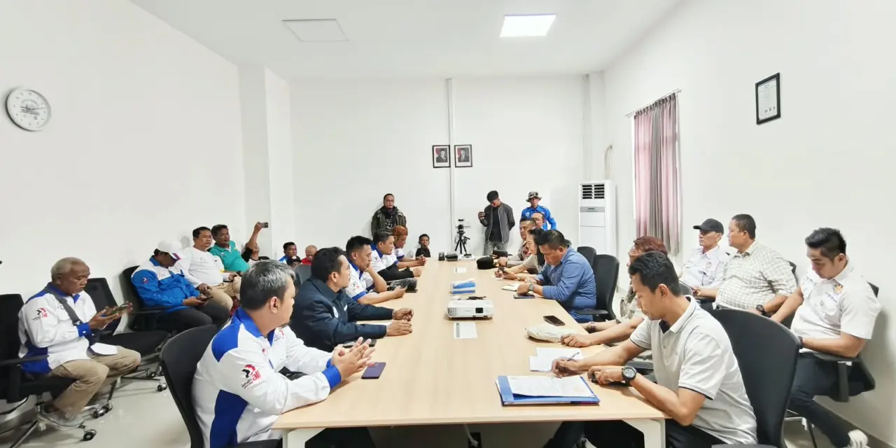 Owner Absen, Perundingan Buruh dan Manajemen PT EBT Plumbing Supply Deadlock