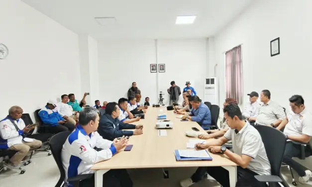 Owner Absen, Perundingan Buruh dan Manajemen PT EBT Plumbing Supply Deadlock