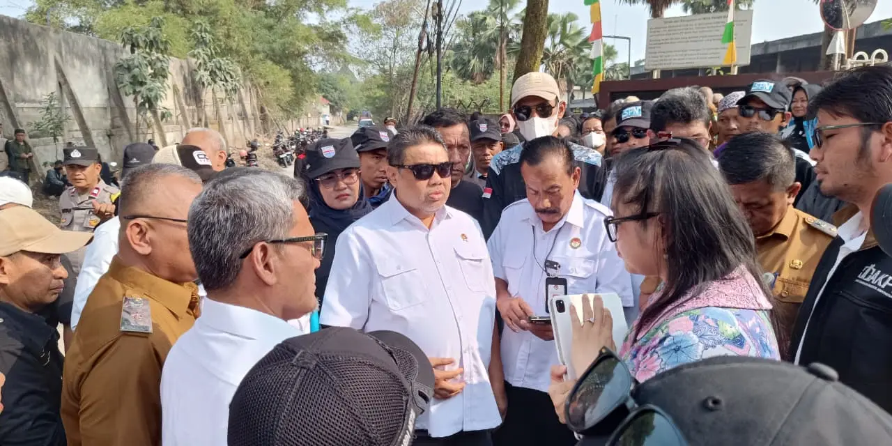 Pagar PT Jabatex Tertahan, Rombongan Pejabat Negara Gagal Masuk Aset Pailit