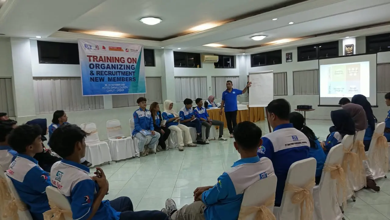 Diskusi strategi pengorganisasian SPN Garut dan Majalengka